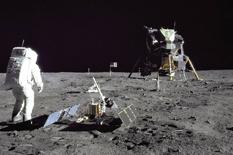 Apollo 11, Moon Landing 